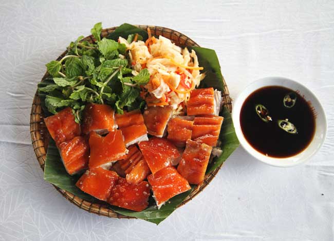 6-typical-foods-of-Ha-Giang-drawf-pig 
